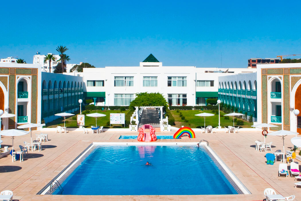 Hotel El Mouradi Cap Mahdia - widok na baseni teren hoteu