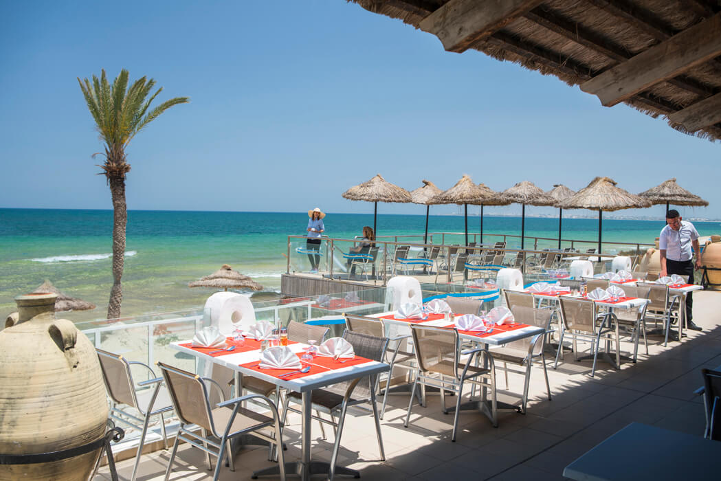 Hotel Shems Holiday Village - restauracja przy plaży