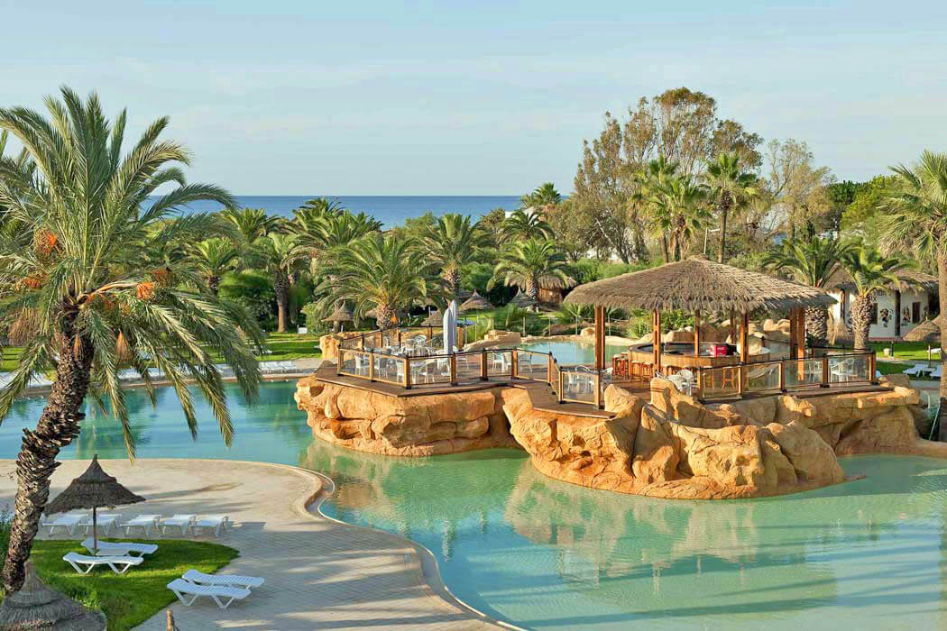 Hotel Sahara Beach - bar przy basenie