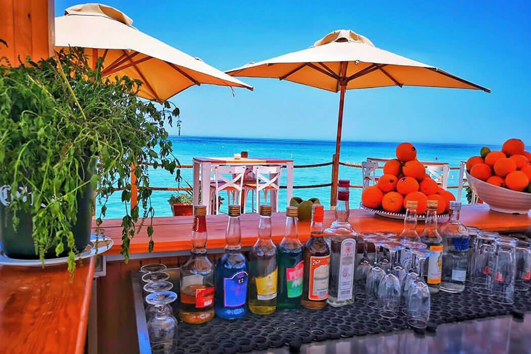 Hotel Sahara Beach - bar przy plaży