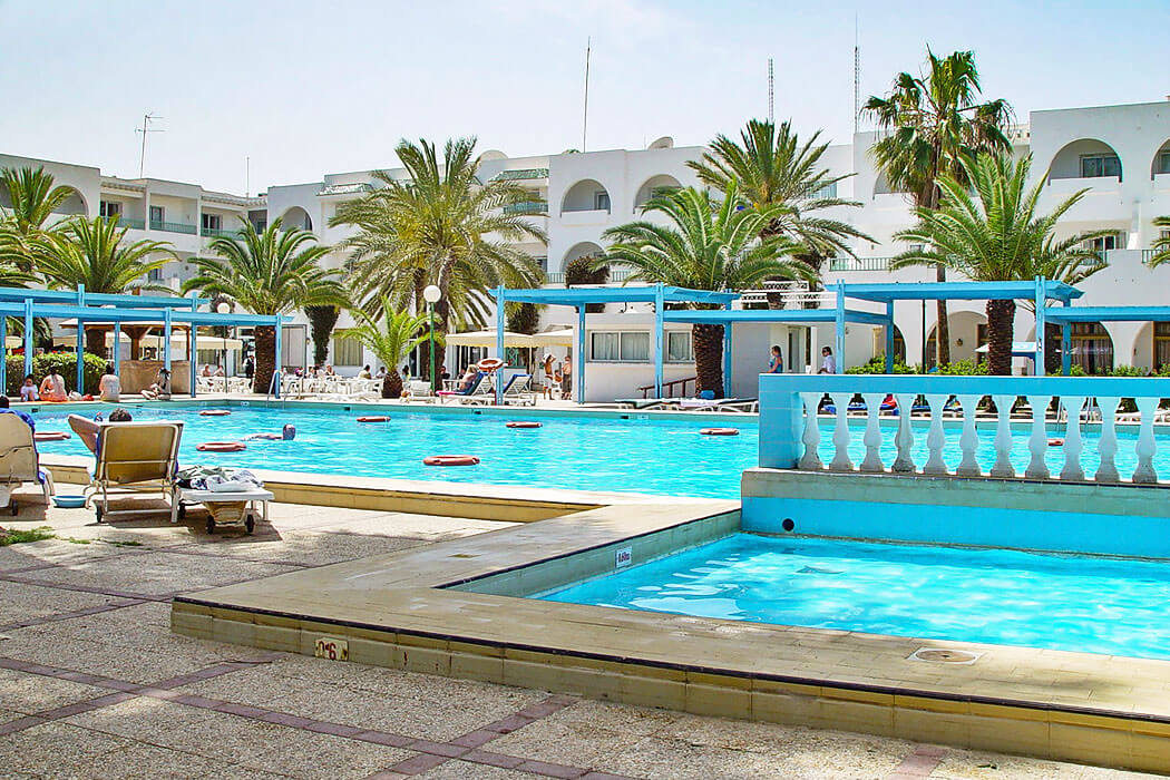 Hotel El Mouradi Port El Kantaoui - basen i palmy