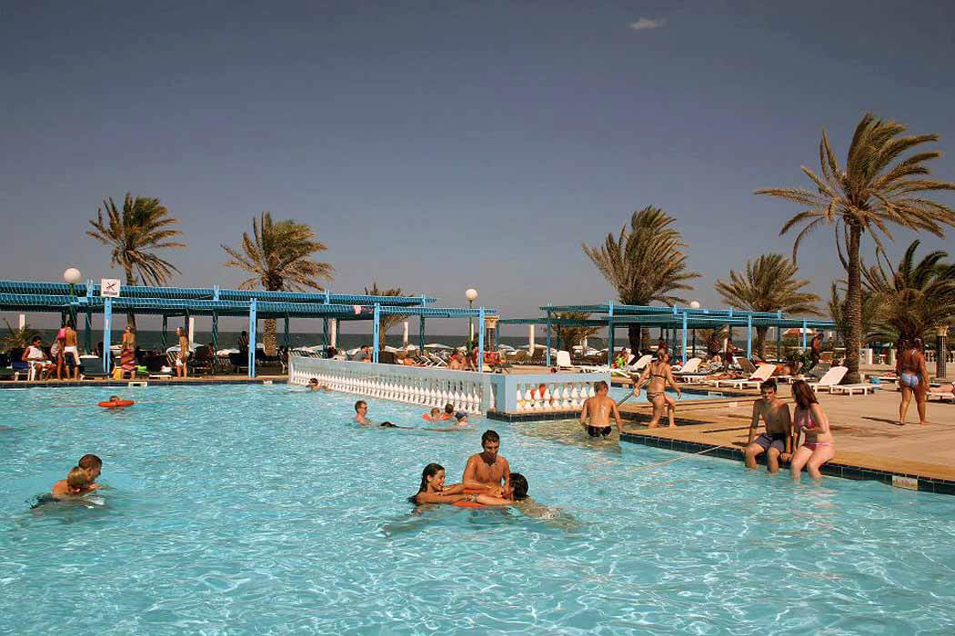 Hotel El Mouradi Port El Kantaoui - relaks w basenie