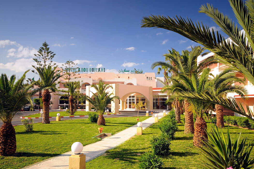 Le Soleil Abou Sofiane Hotel - alejka z palmami