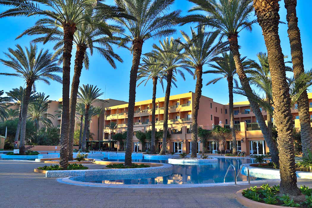 Hotel El Ksar Resort & Thalasso - widok na basen i hotel