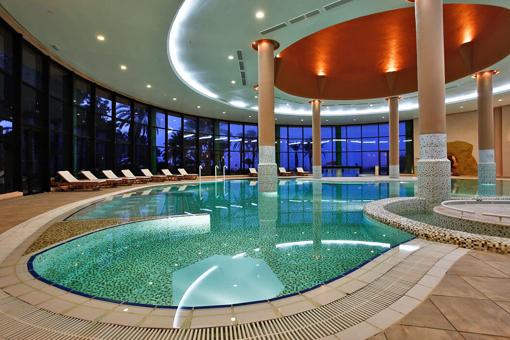 Hotel El Ksar Resort & Thalasso - kryty basen w SPA