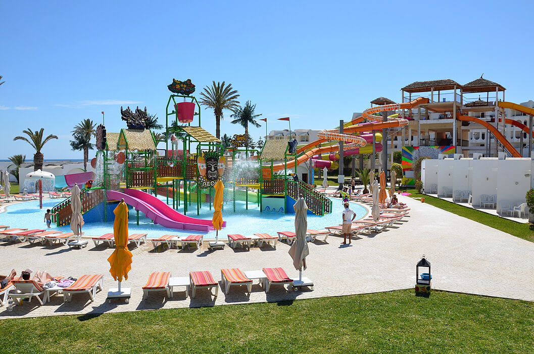 Hotel Aquasplash Thalassa Sousse - widok na zjeżdżalnie