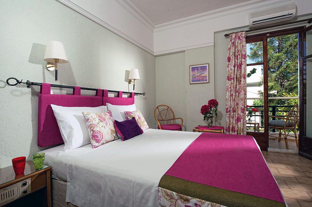 Hotel Malia Mare - pokój z łóżkiem małżeńskim