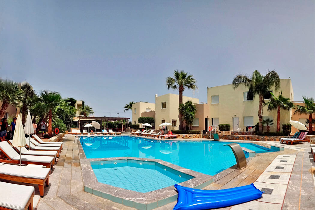 Meropi Hotel Apartments - basen relaksacyjny z brodzikiem