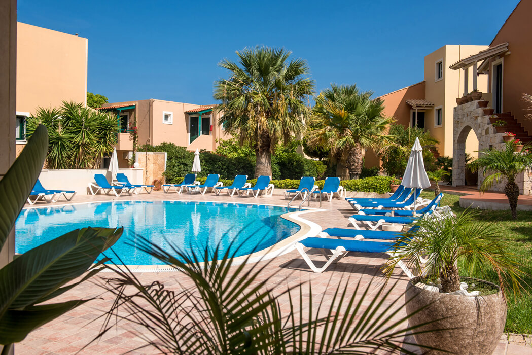 Hotel Dia Apartments - słoneczna Grecja