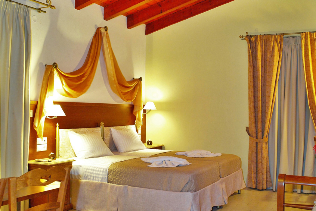 Hotel Camelot Royal Beds - pokój z łóżkiem małżeńskim