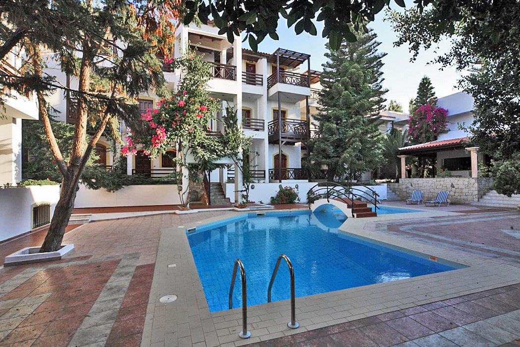 Hotel Rena Apartments - zejście do basenu