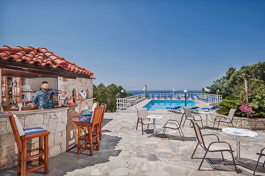 Hotel Panorama Sea View Studios & Apartments - pool bar