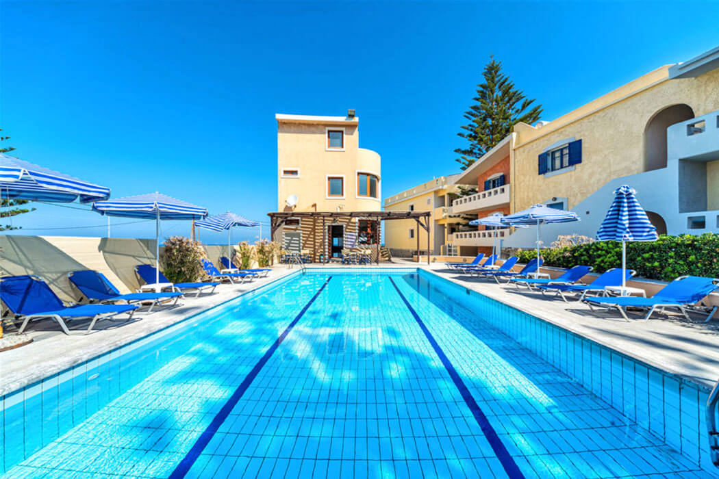 Hotel Niros Beach - basen