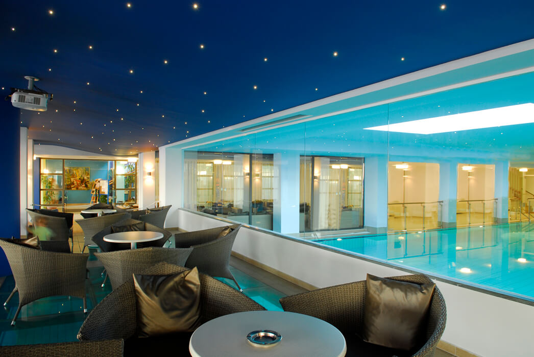 Hotel Royal & Imperial Belvedere - bar przy basenie "Blue"