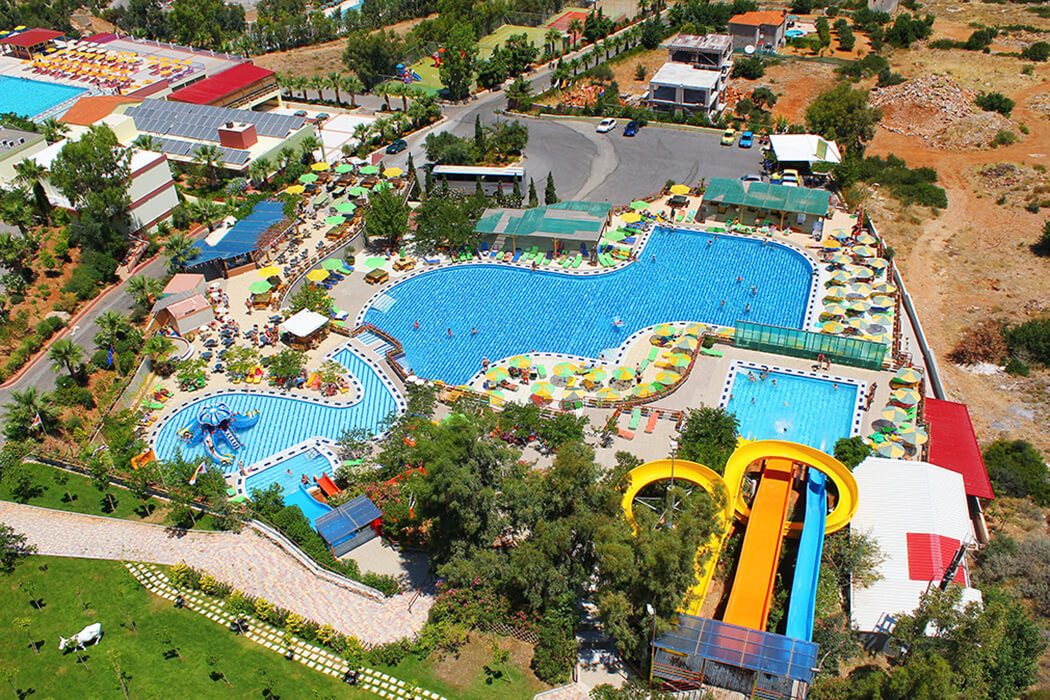 Hotel Aqua Sun Village - baseny i zjeżdżalnie