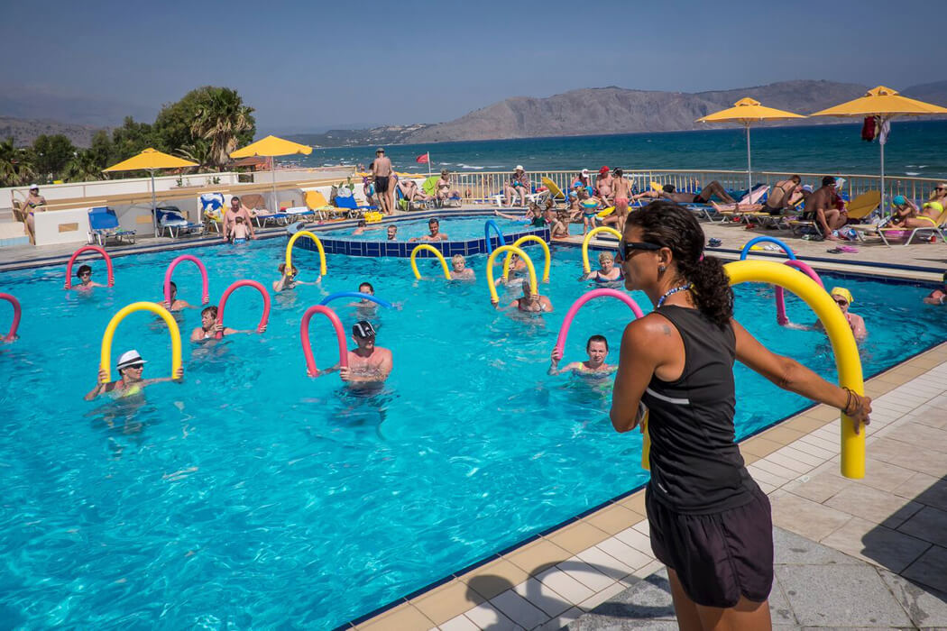 Hotel Kavros Beach - animacje w basenie