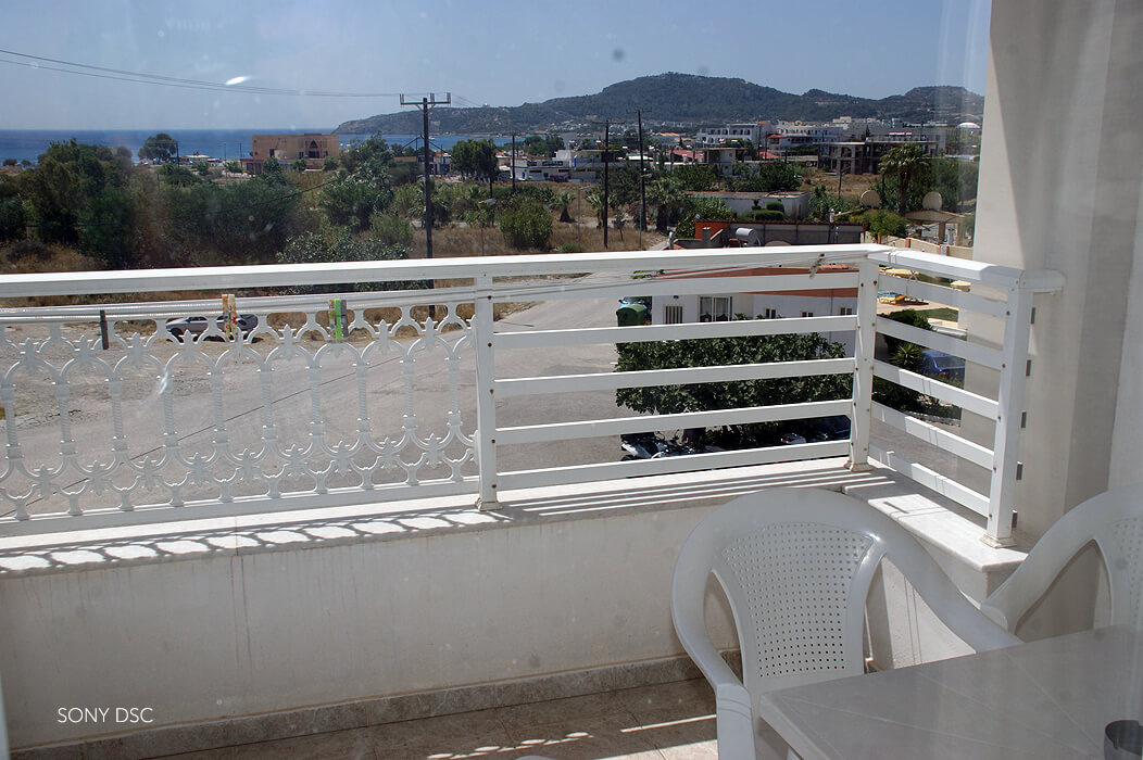 Hotel Faliraki Dream - balkon w pokoju triple standard studio