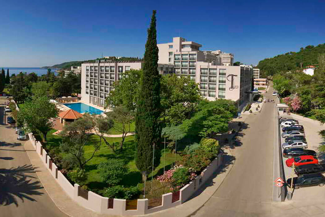Hotel Tara (ex.tara Sentido) - widok na hotel od strony ulicy