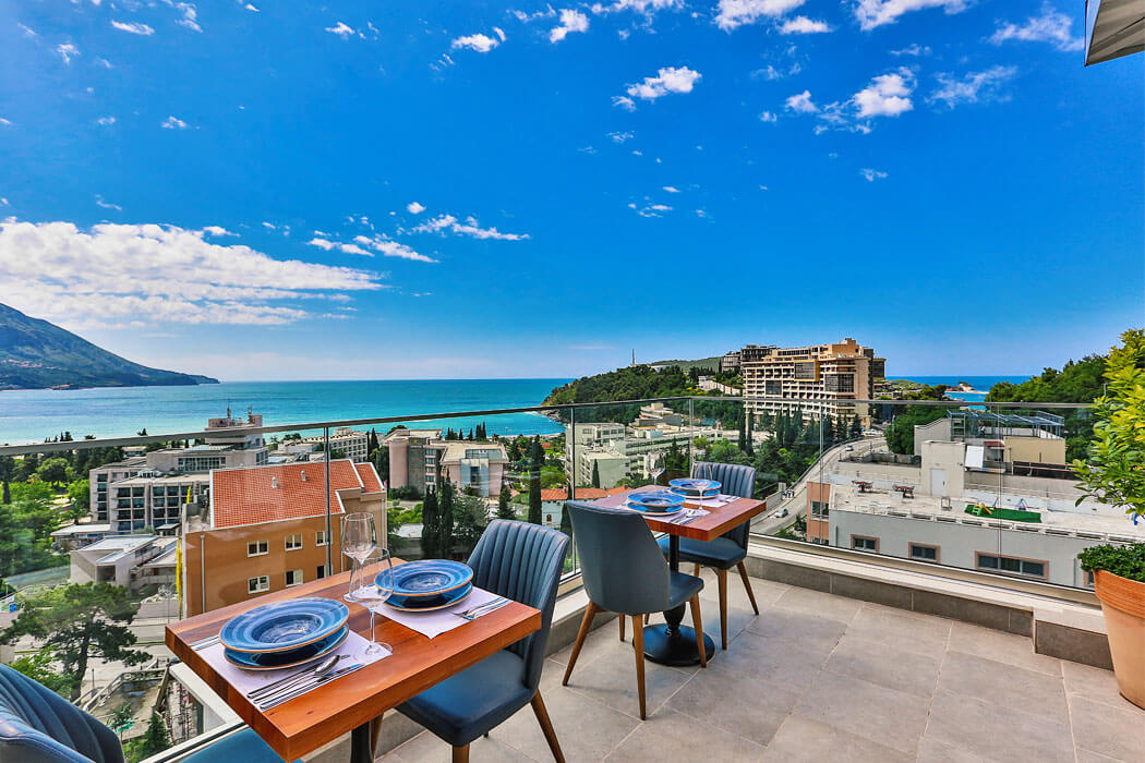 Hotel Lusso Mare - taras z widokiem na morze