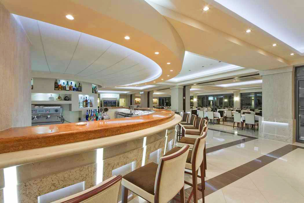 Monte Casa Spa & Wellness Hotel - lobby bar
